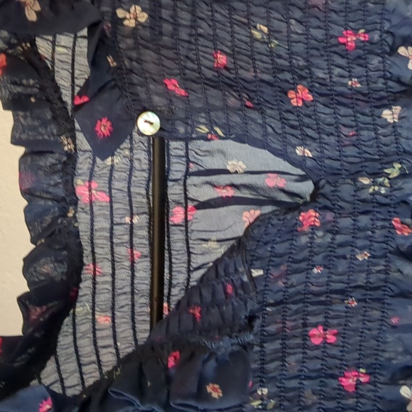 Maurices polyester top size L - Picture 7 of 11